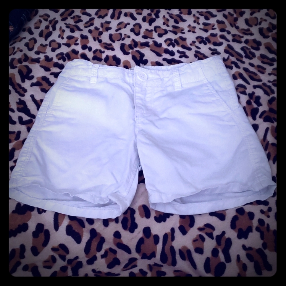 OshKosh white cotton shorts